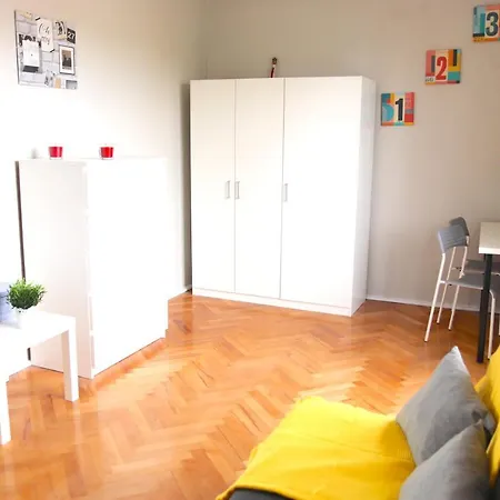 Apartment - Ul Grochowa *
