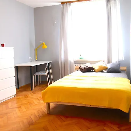 - Ul Grochowa Apartment *