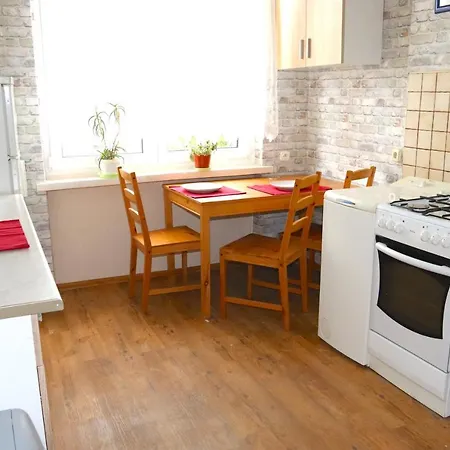 - Ul Grochowa Apartment *